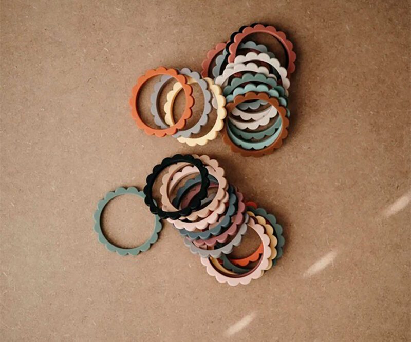 3 Brazaletes Mordedor Mushie Cambridge Blue/Clementine/Natural - Imagen 2