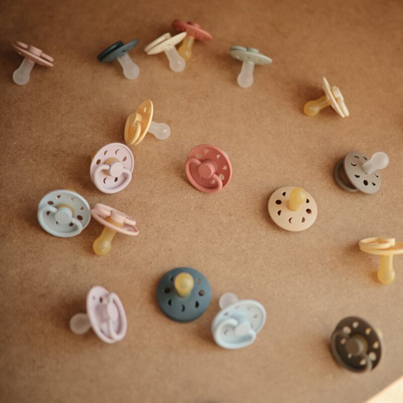 Chupetes FRIGG Moon Phase Pale Daffodil/Soft Lilac - Imagen 2