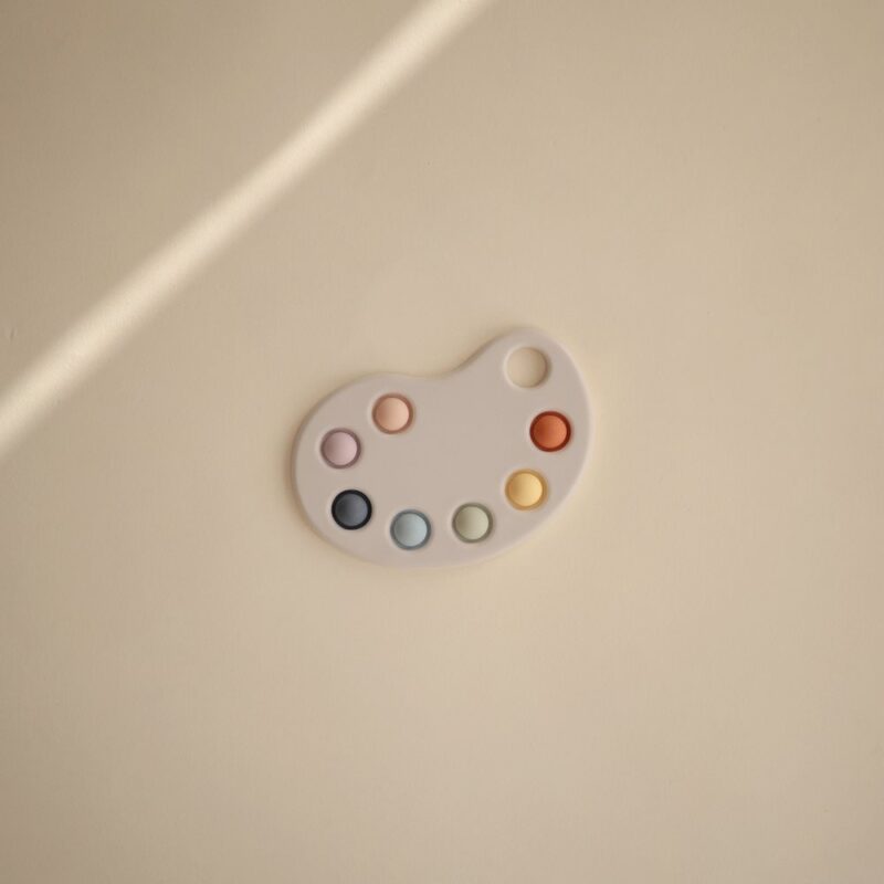 Mordedor pop it paint palette Mushie multicolor - Imagen 2